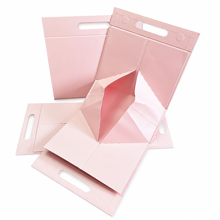 Pyramid candy box assembled with carry handle.jpg Pyramid candy box assembled with carry handle.jpg